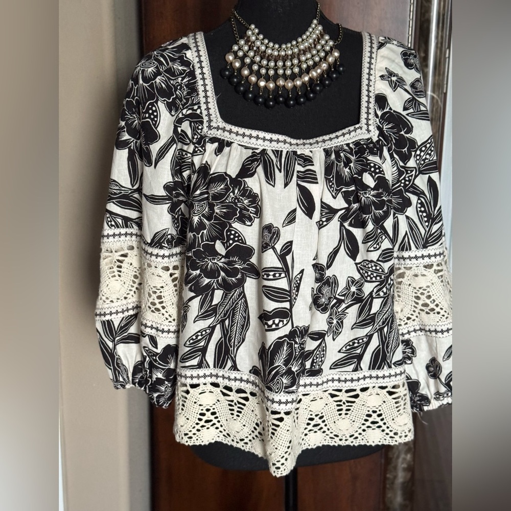 Christian Siriano Black‎ Floral Cropped Top